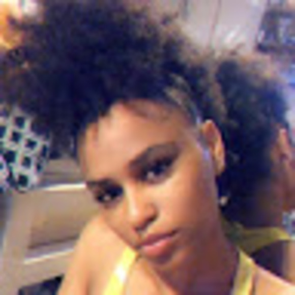 Meet your Posher, Saysha - Picture 1 of 1